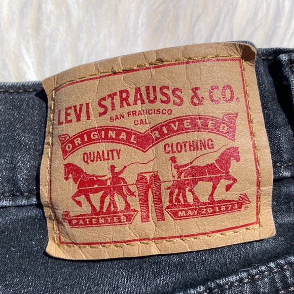 LEVIS - HIGH RISE SHORTS - 29 - Picture 3 of 6